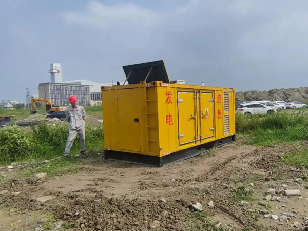 凌海如何判断柴油发电机组的电瓶是否处于充满电状态？